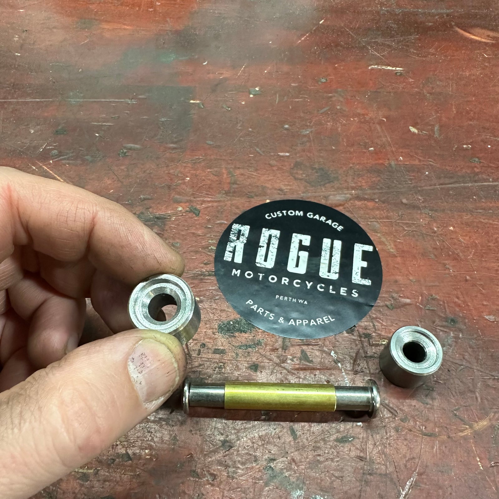 BMW R18 sprung bobber seat kit