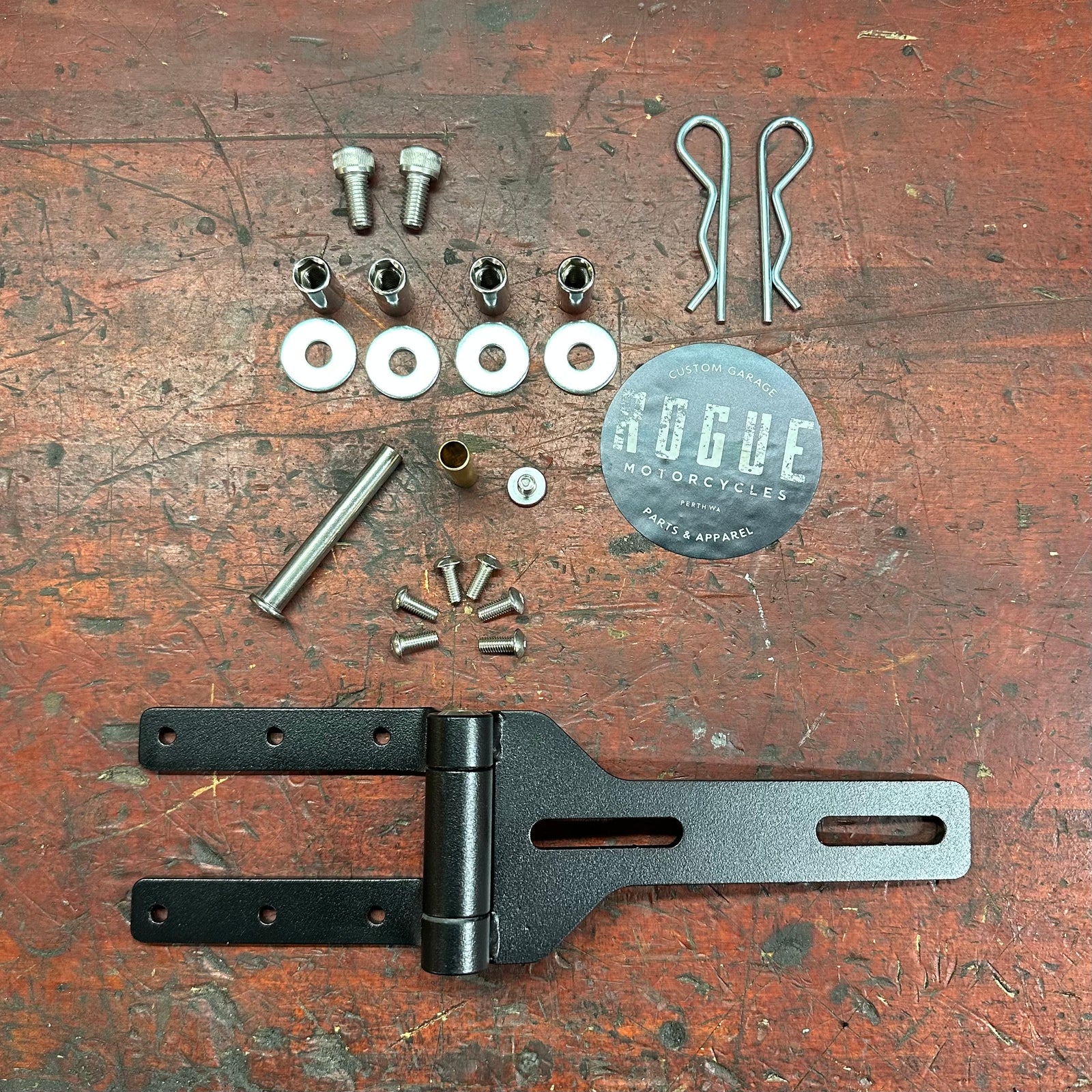 BMW R18 sprung bobber seat kit