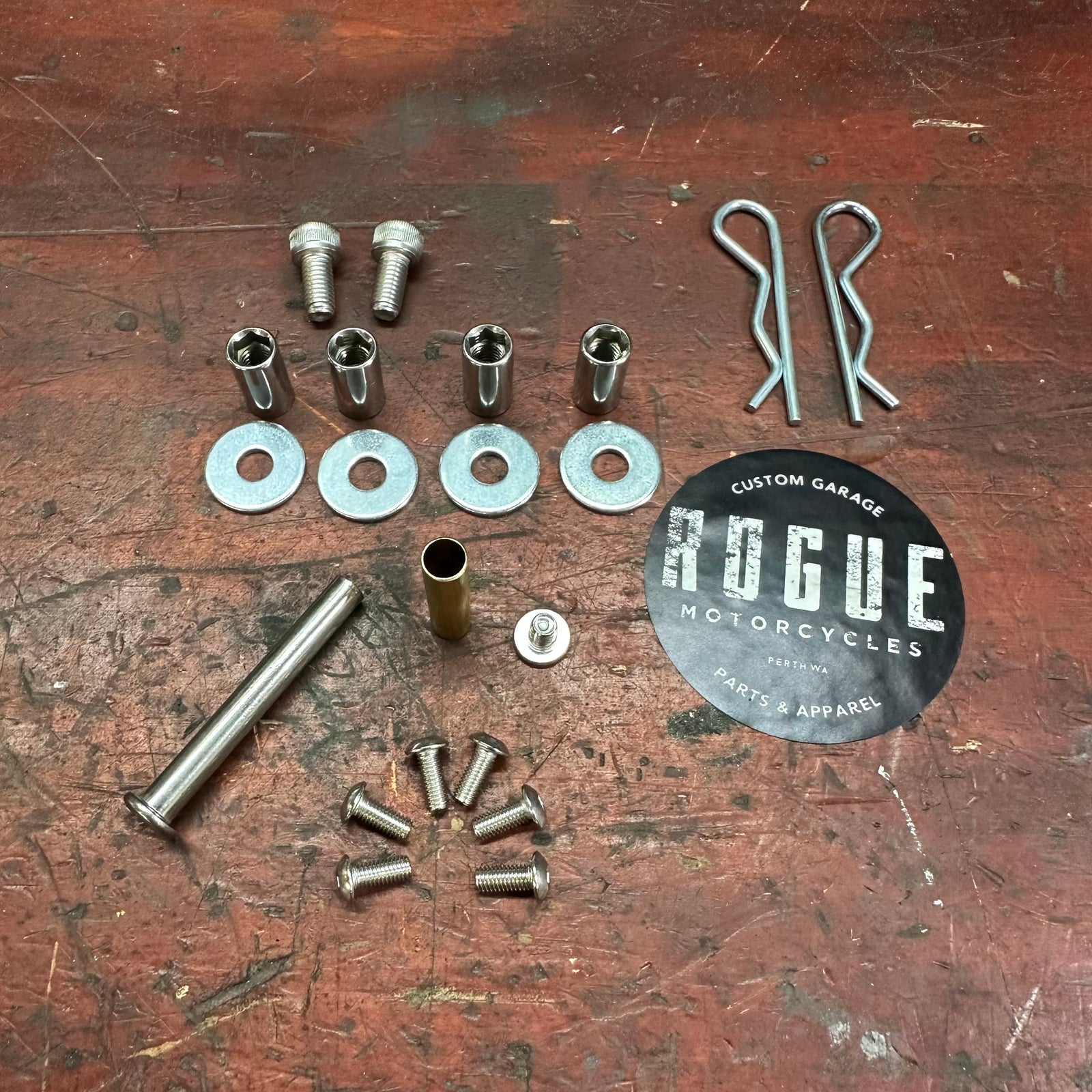 BMW R18 sprung bobber seat kit