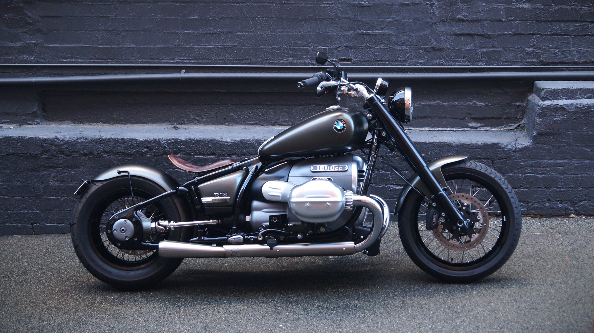 BMW R18 bobber kit - Rogue Motorcycles