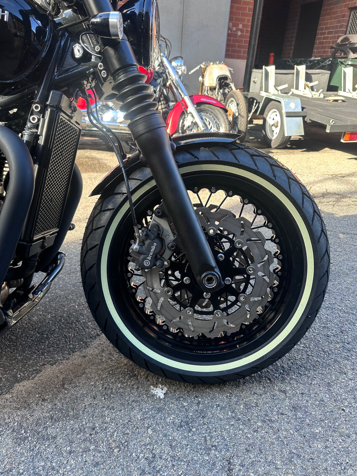 Triumph Bobber 1200 Wide wheels