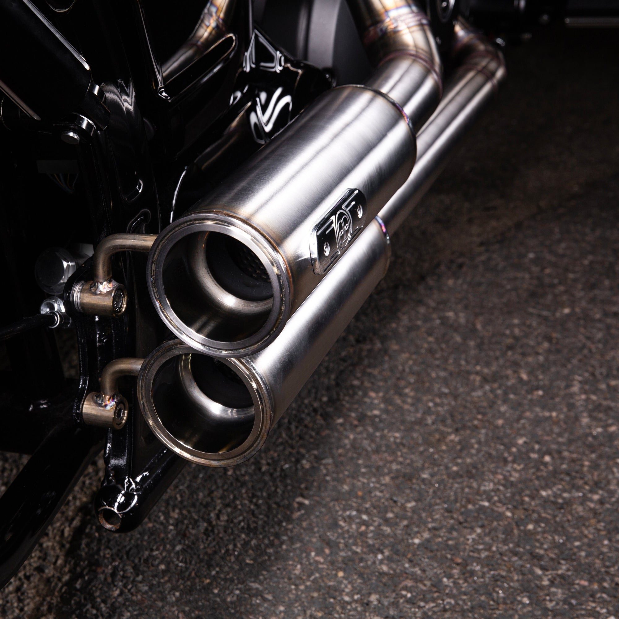 Yamaha XVS650 v-star custom exhaust grenade rogue motorcycles perth