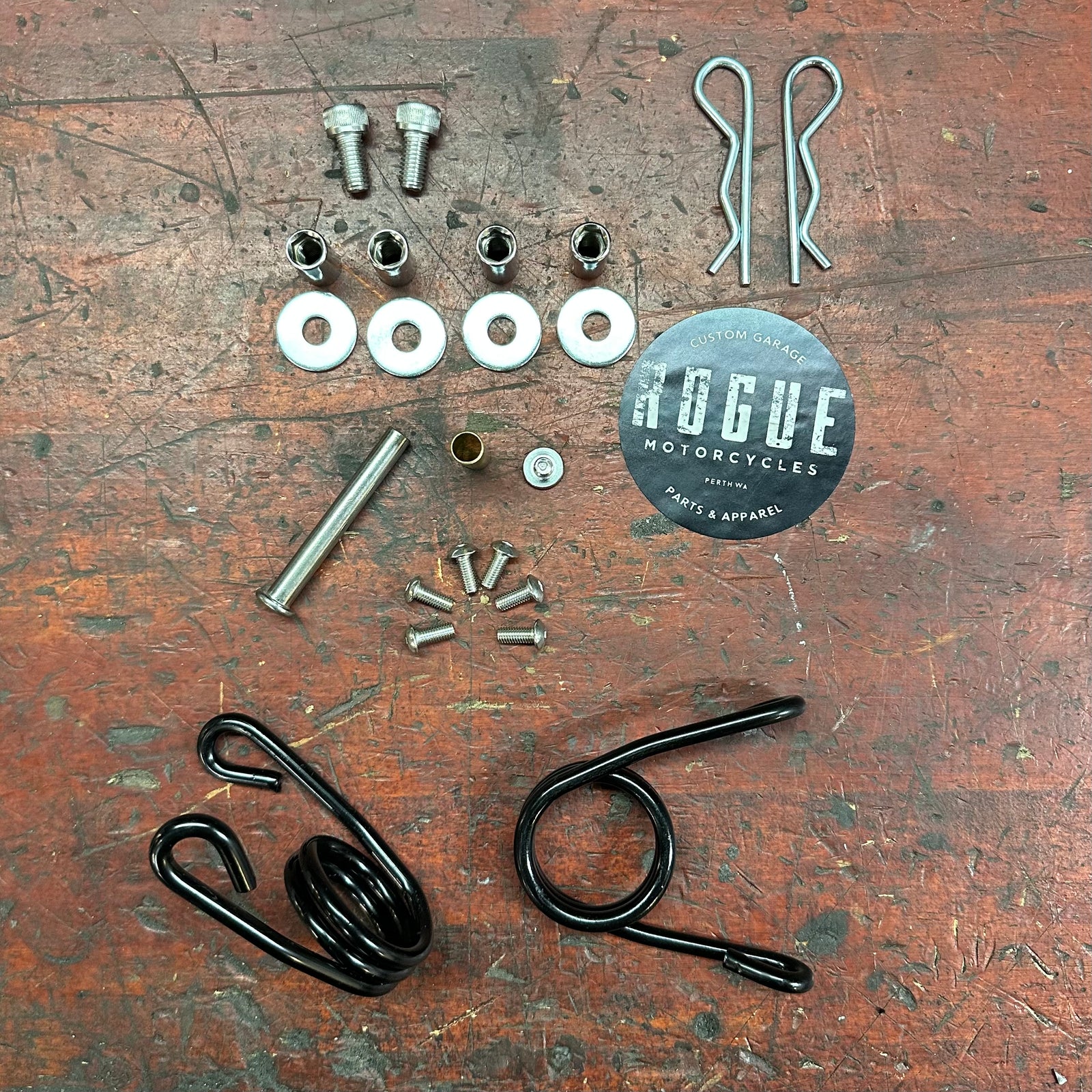 BMW R18 sprung bobber seat kit