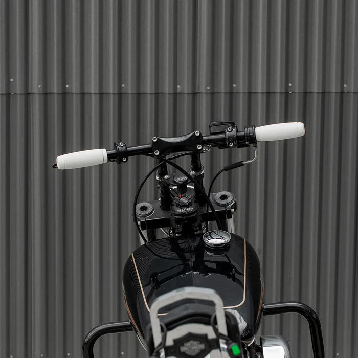 RECOIL GRIPS - WHITE