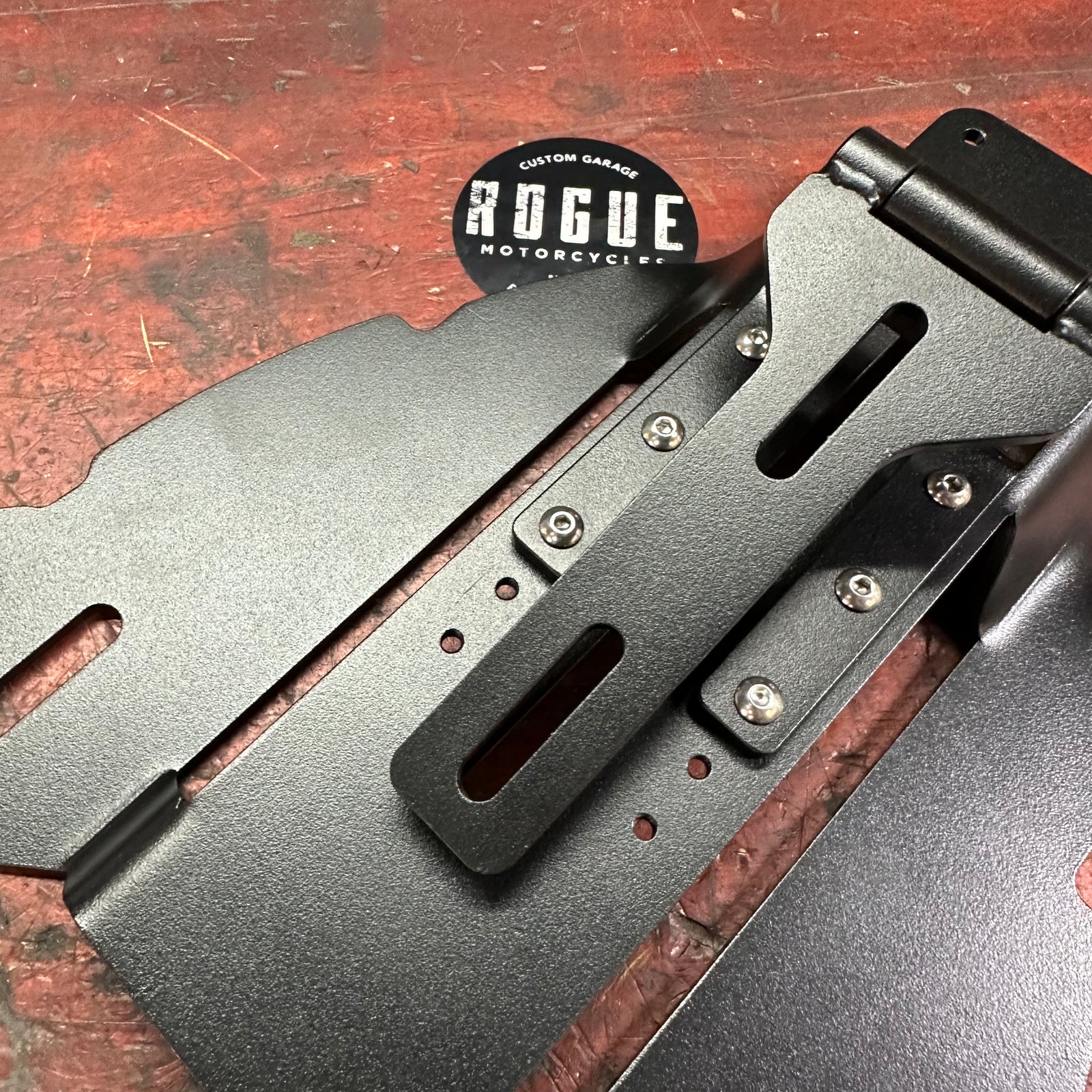 BMW R18 sprung bobber seat kit