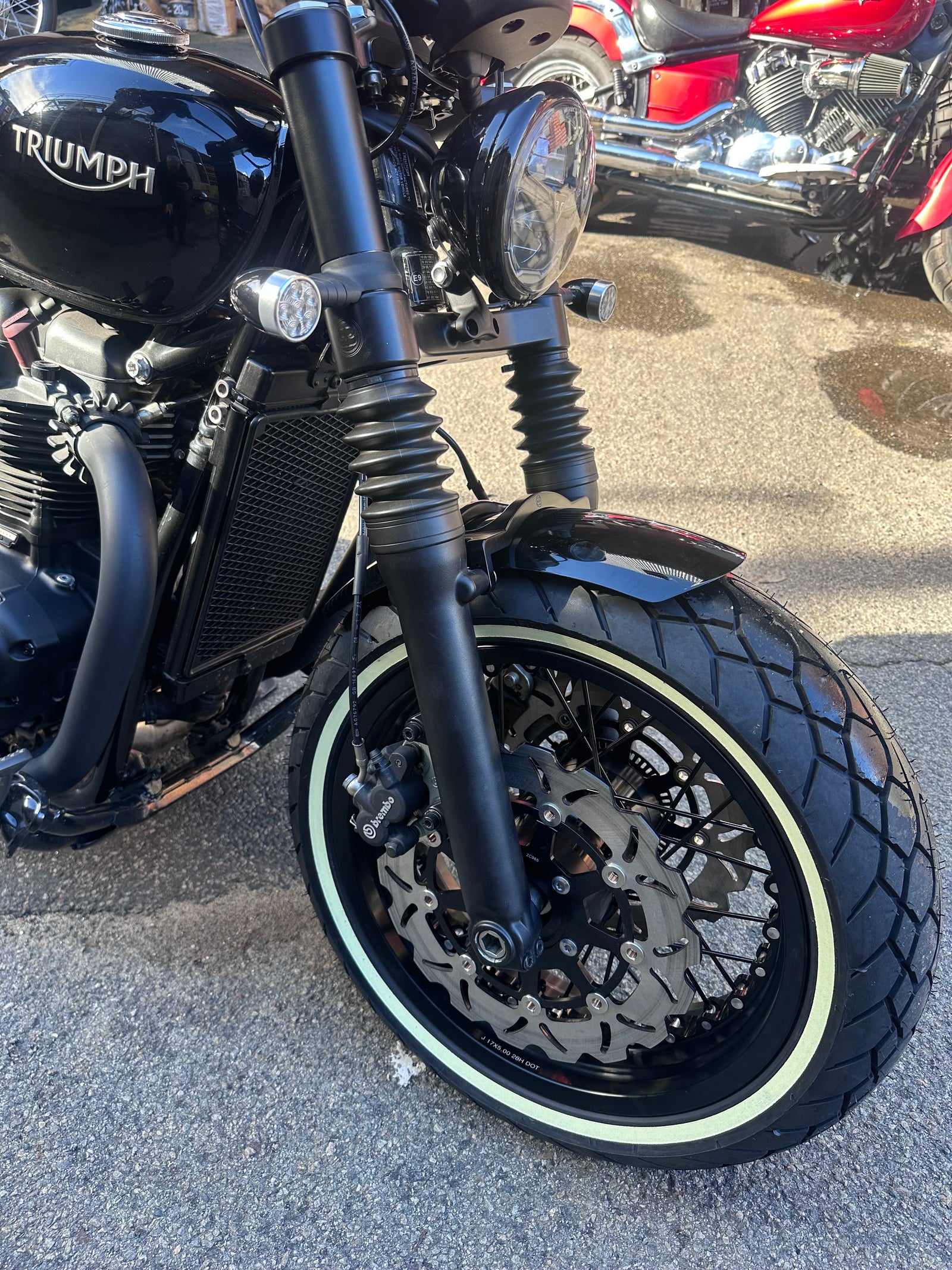 Bobber triumph wave 