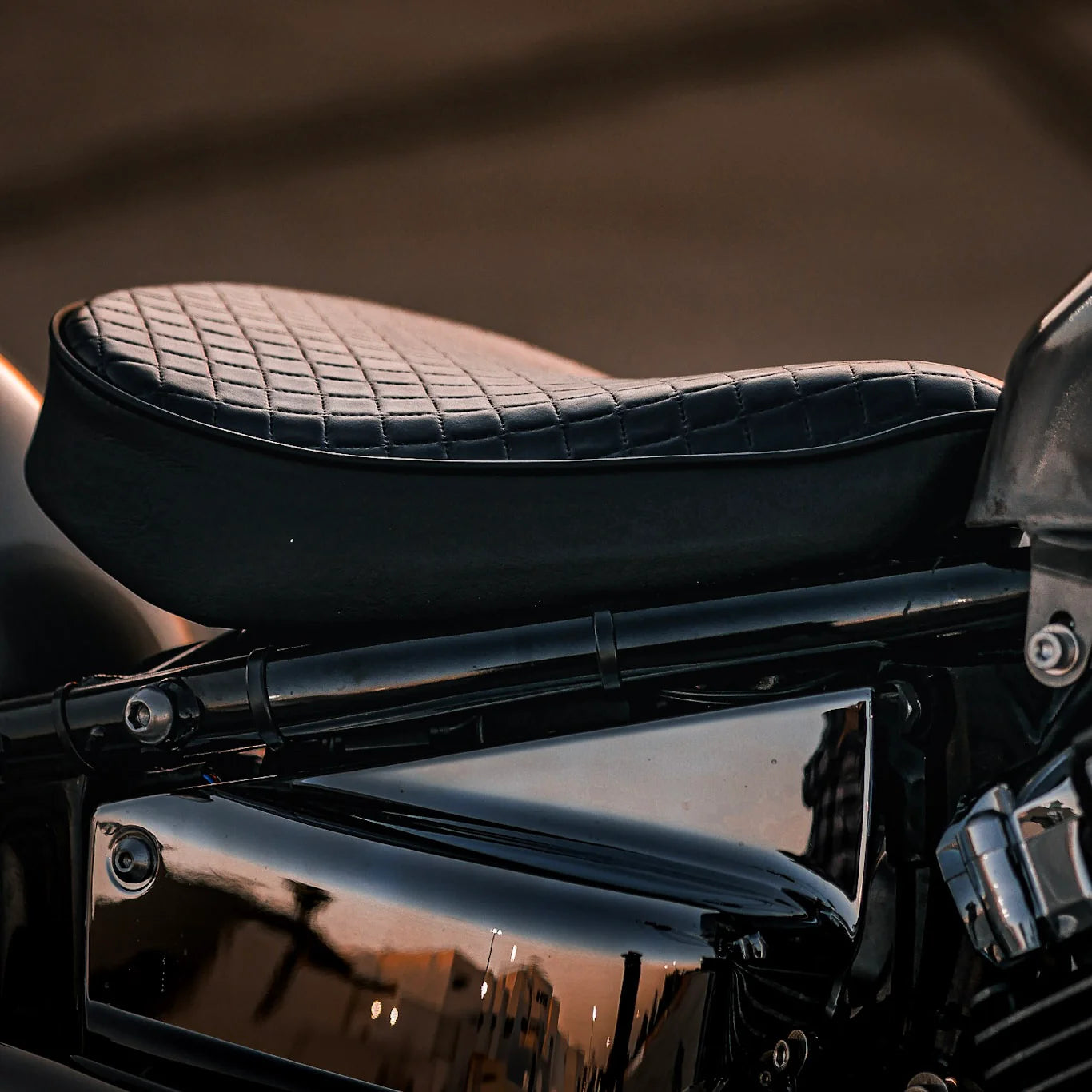 Custom Solo Seat Large | Black Diamond