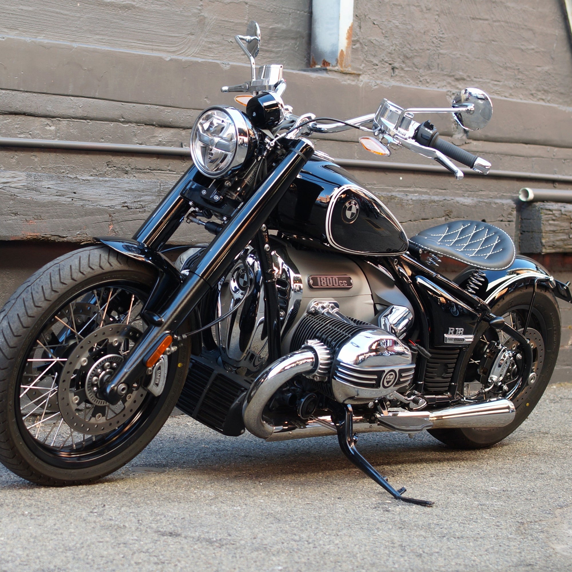 BMW R18 sprung bobber seat kit Rogue Motorcycles