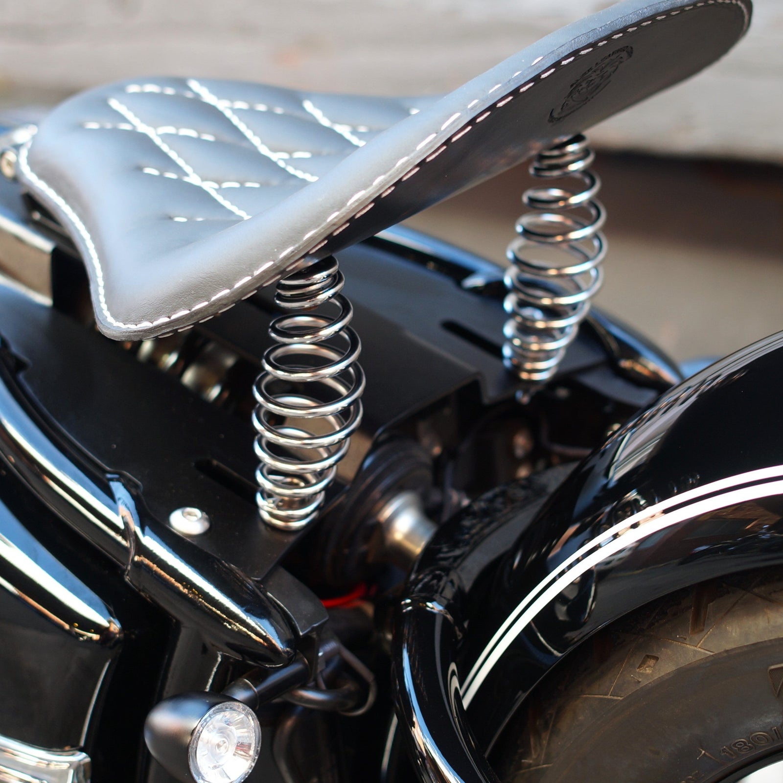 BMW R18 bobber kit spring seat rogue motorcycles