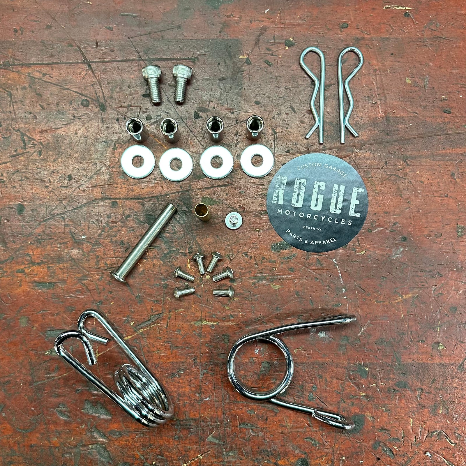 BMW R18 sprung bobber seat kit