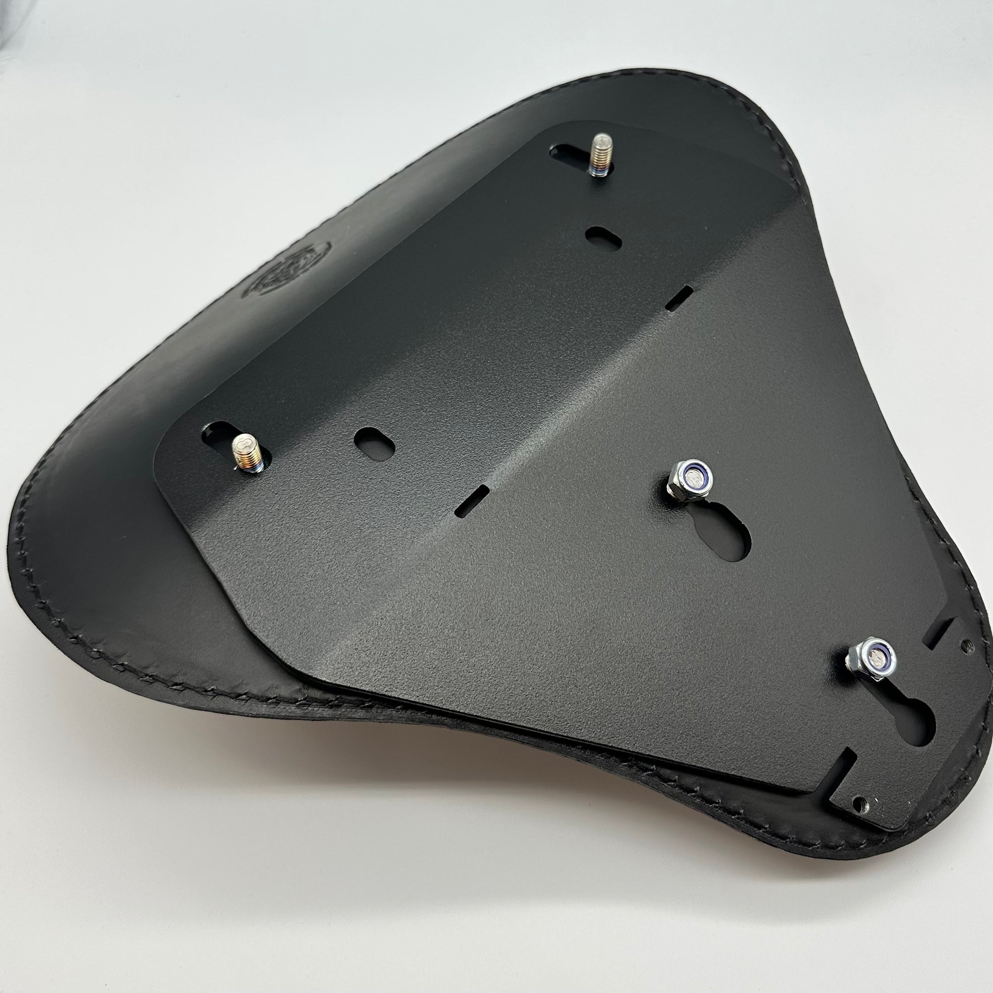 Vstar 650 mounting plate seat