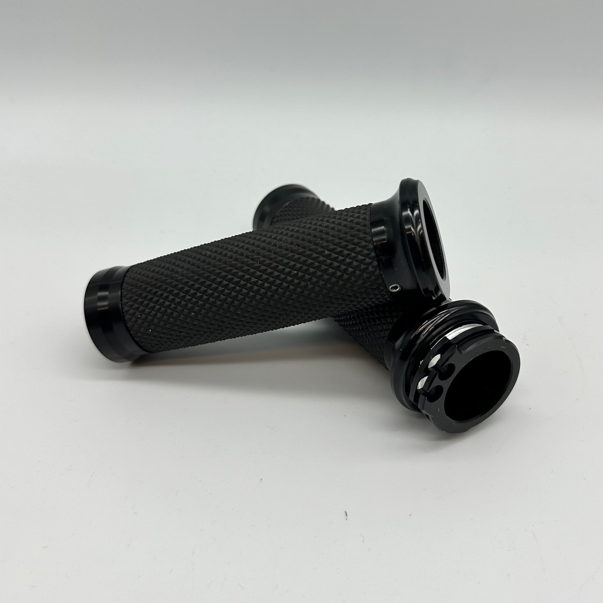 1" black anodised aluminium grips - knurled rubber