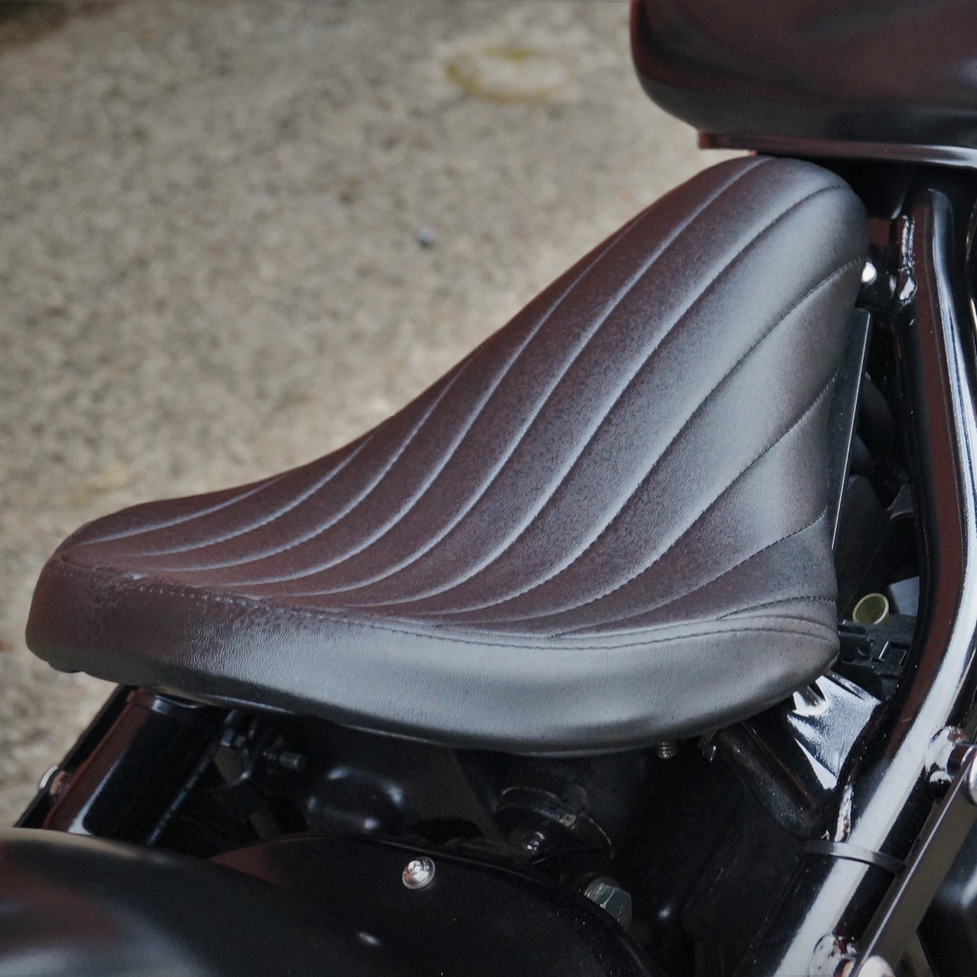 Mounting v-star bobber seat base