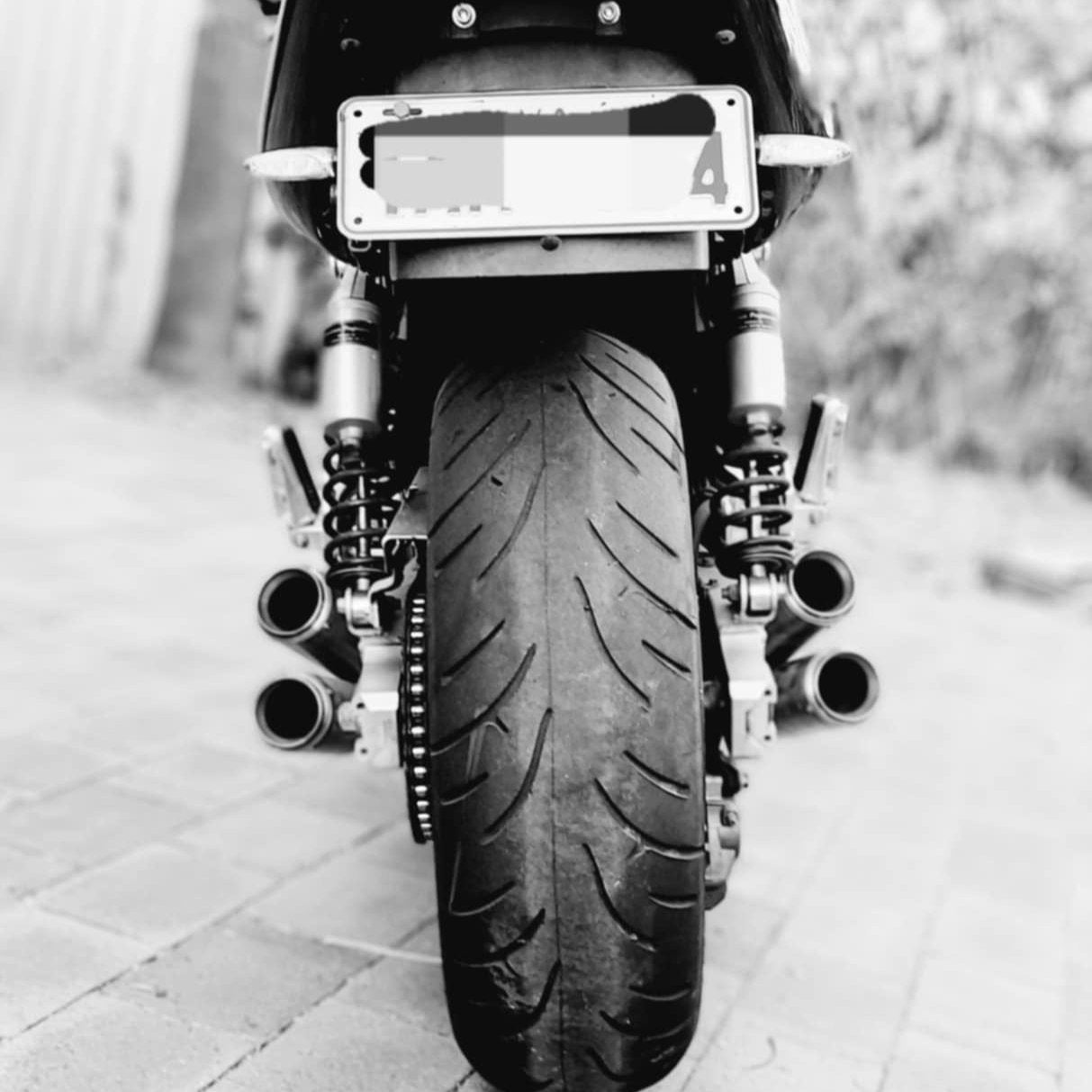 Yamaha XJR1300 custom exhaust rogue motorcycles perth