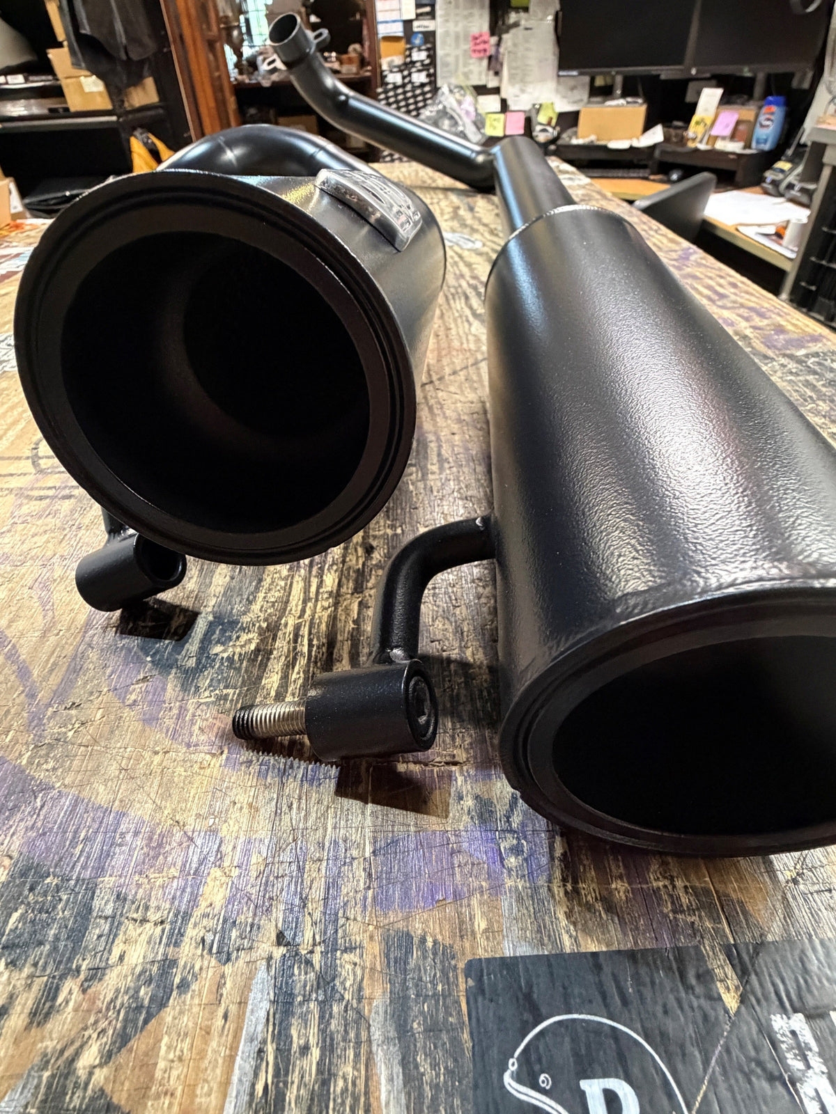 Grenade twin exhaust for Yamaha V-Star XVS650 V2.0