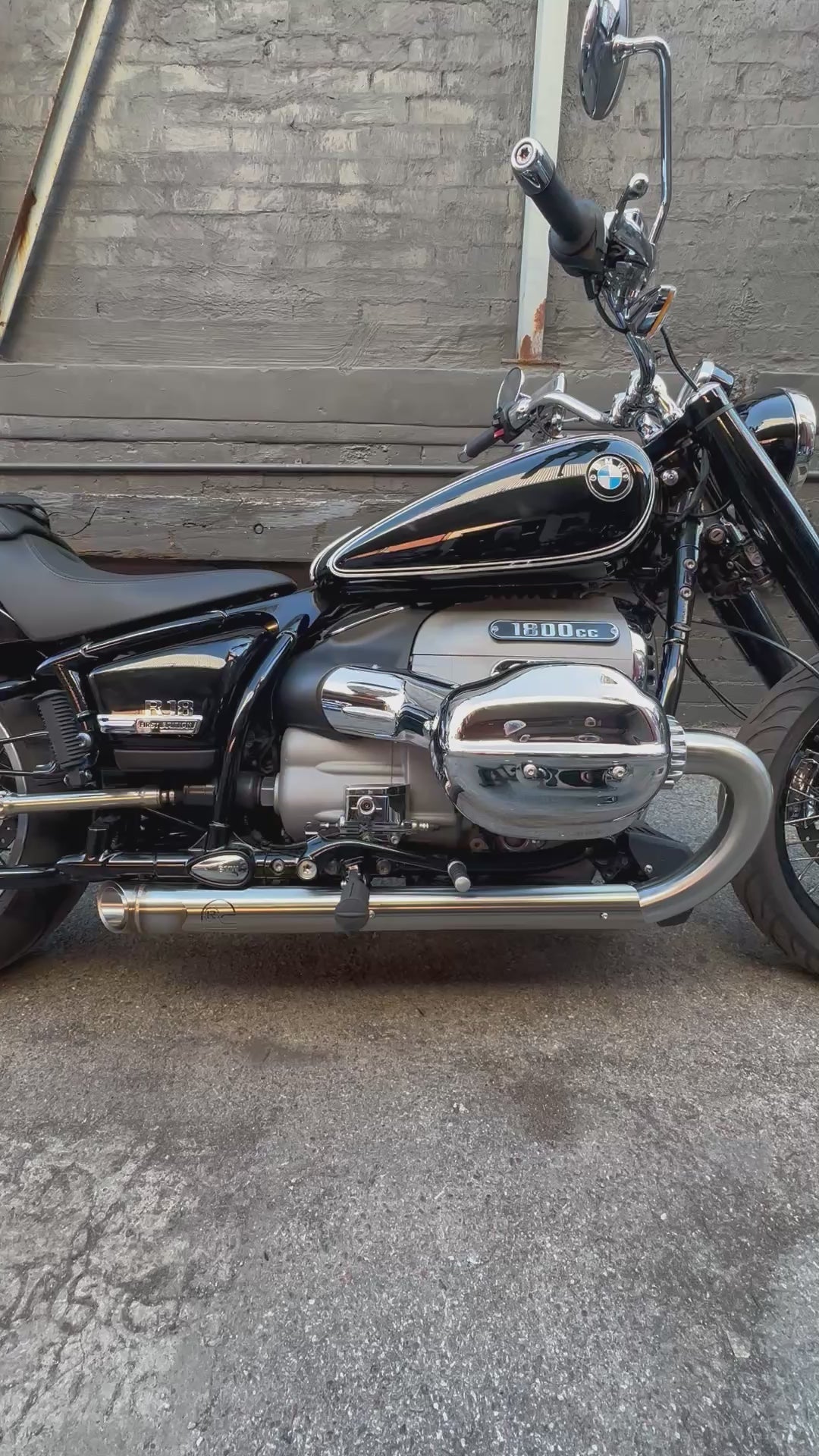 BMW R18 “Strawberry Bombs” slip on system