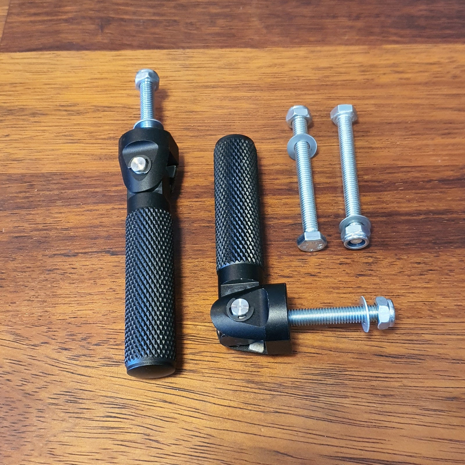 TEC pillion pegs