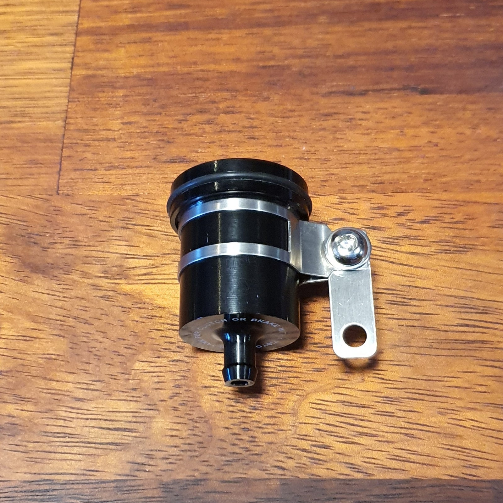 Brake fluid reservoir