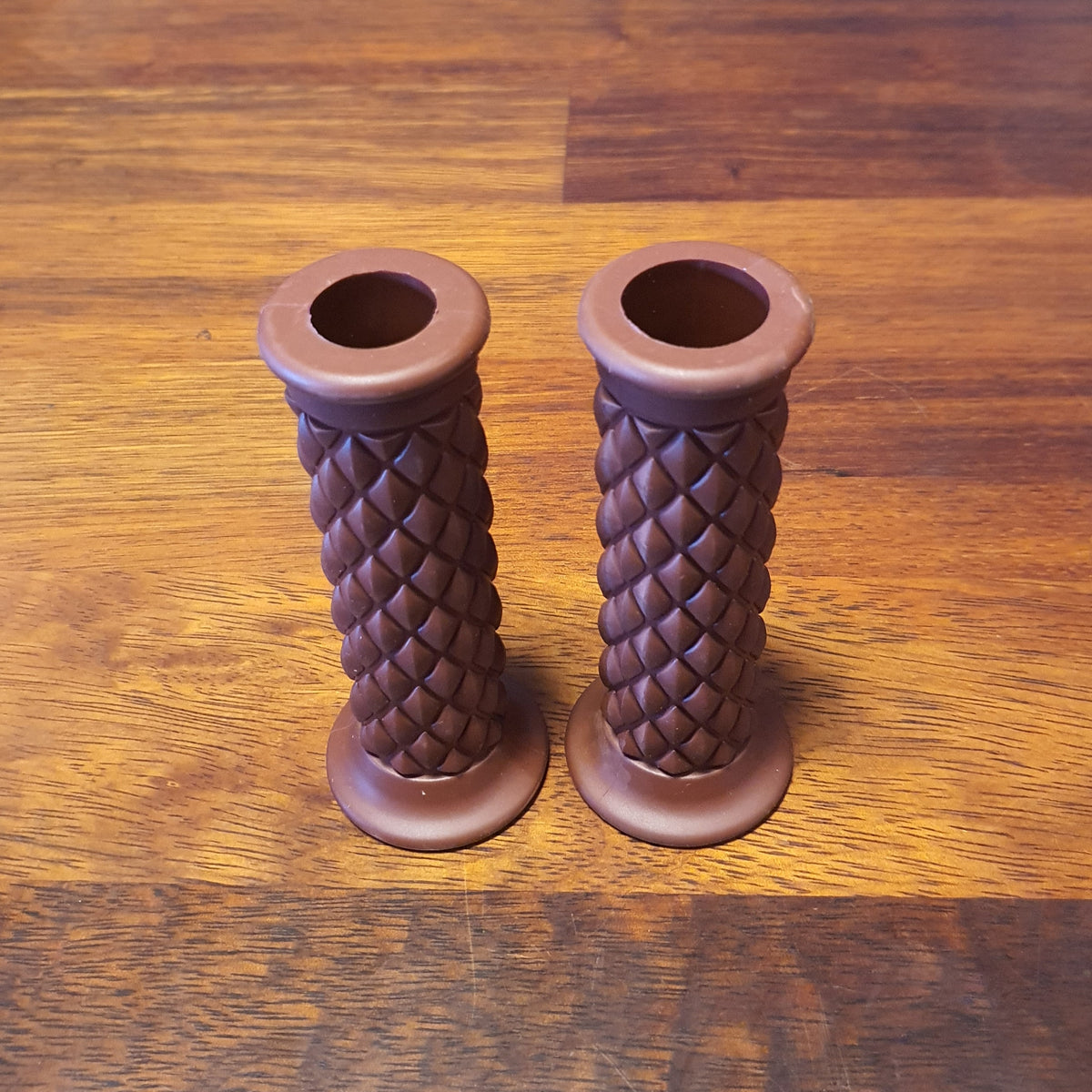 Rogue motorcycles perth australia cafe racer bobber tracker custom bike grips brown diamond black