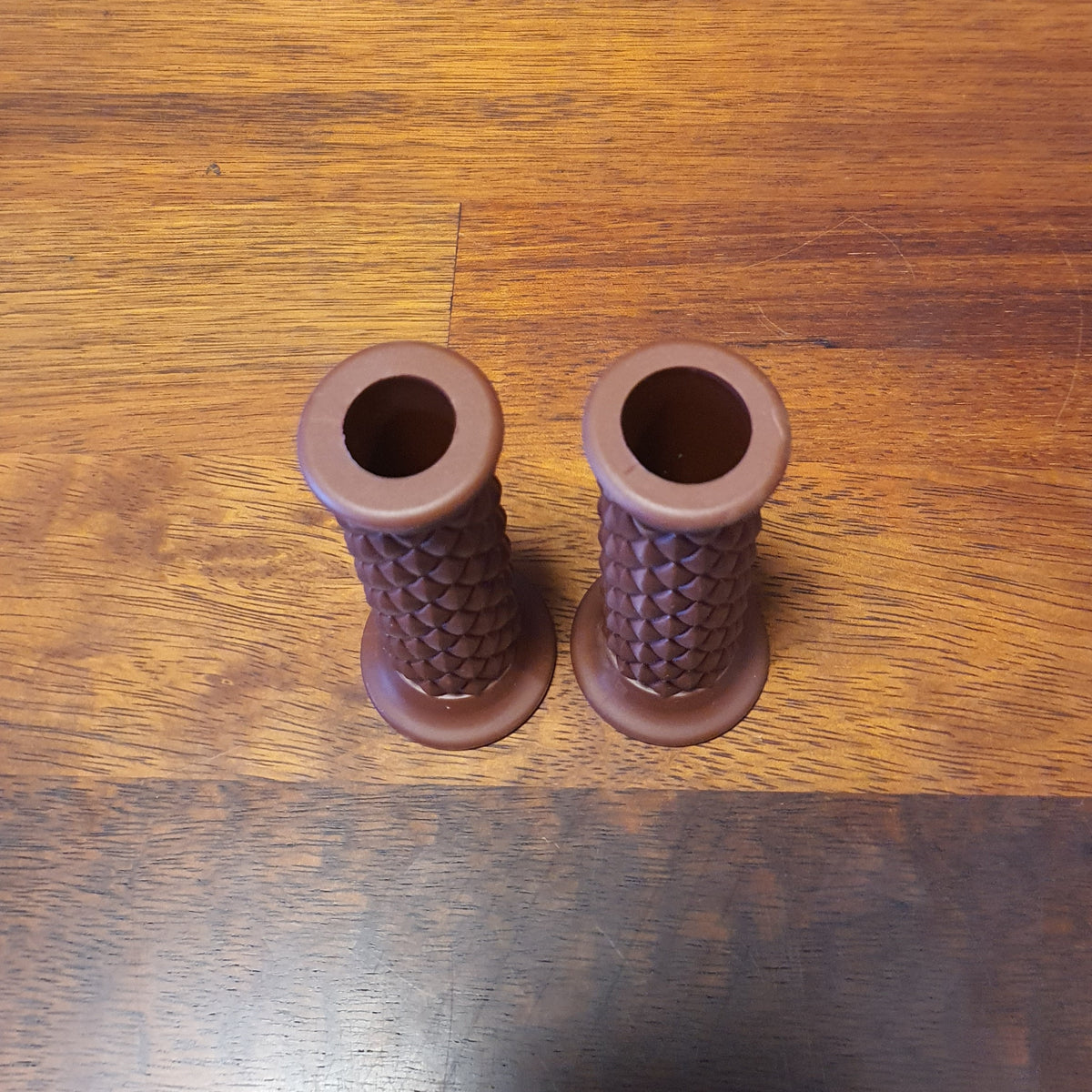 Rogue motorcycles perth australia cafe racer bobber tracker custom bike grips brown diamond black