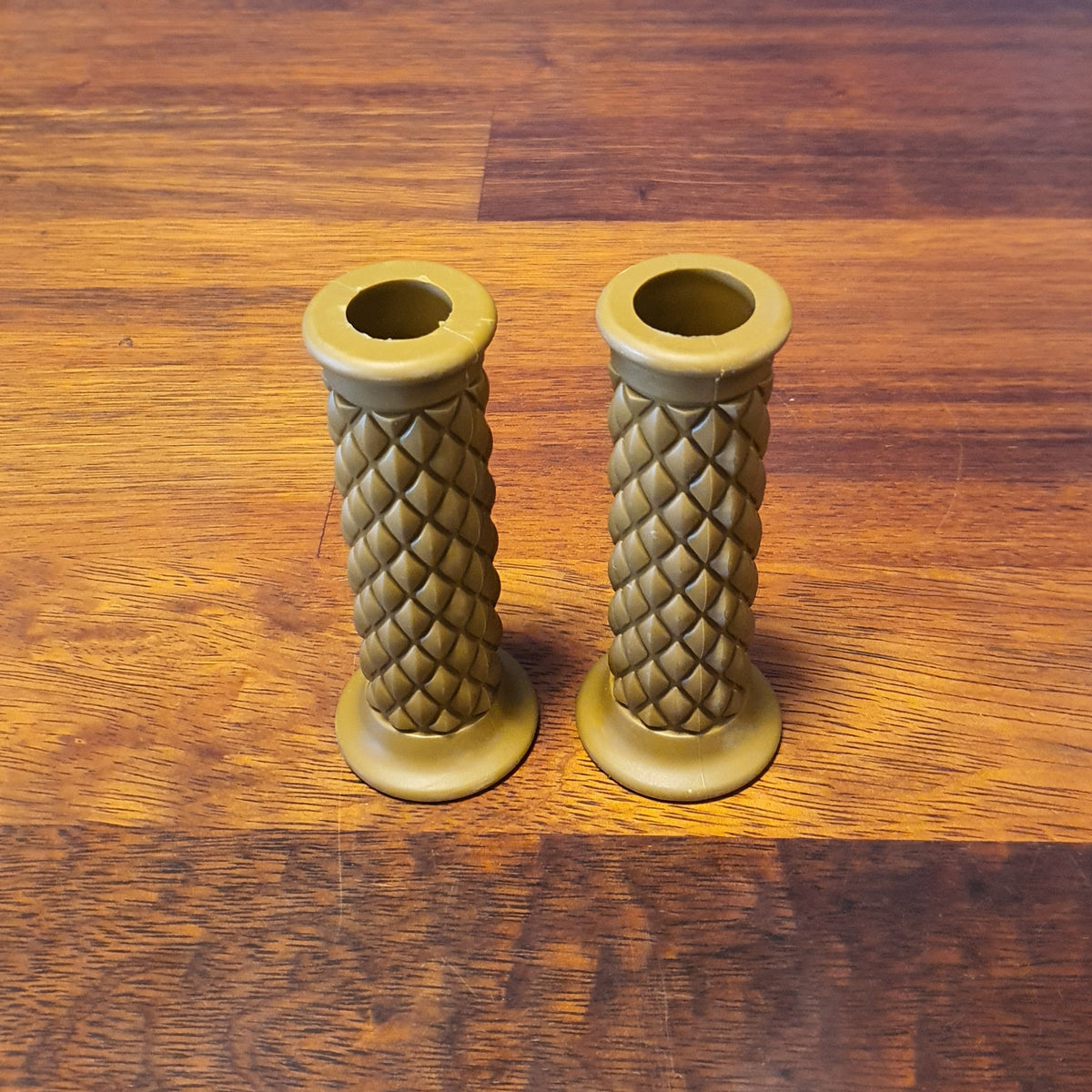 Rogue motorcycles perth australia cafe racer bobber tracker custom bike grips brown diamond black