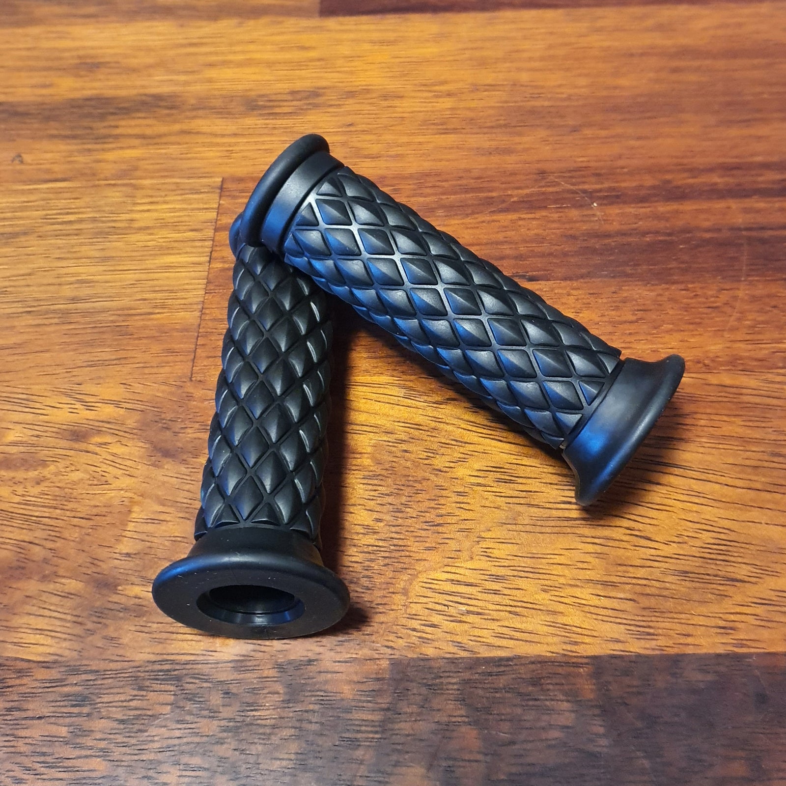 7/8" Diamond grips - Night black