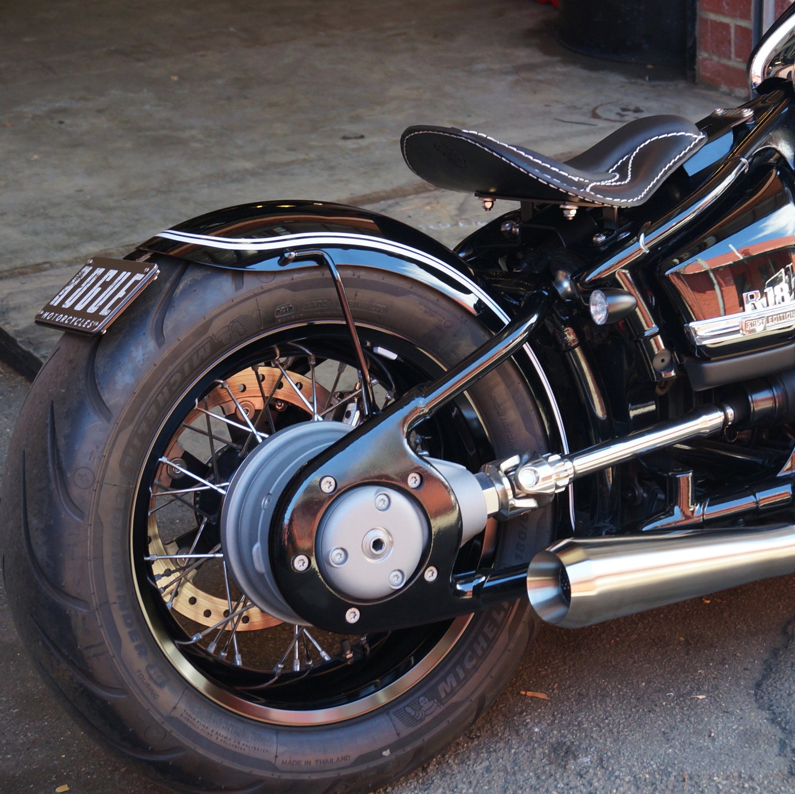 Bmw r18 bobber rogue walzwerk wunderkind