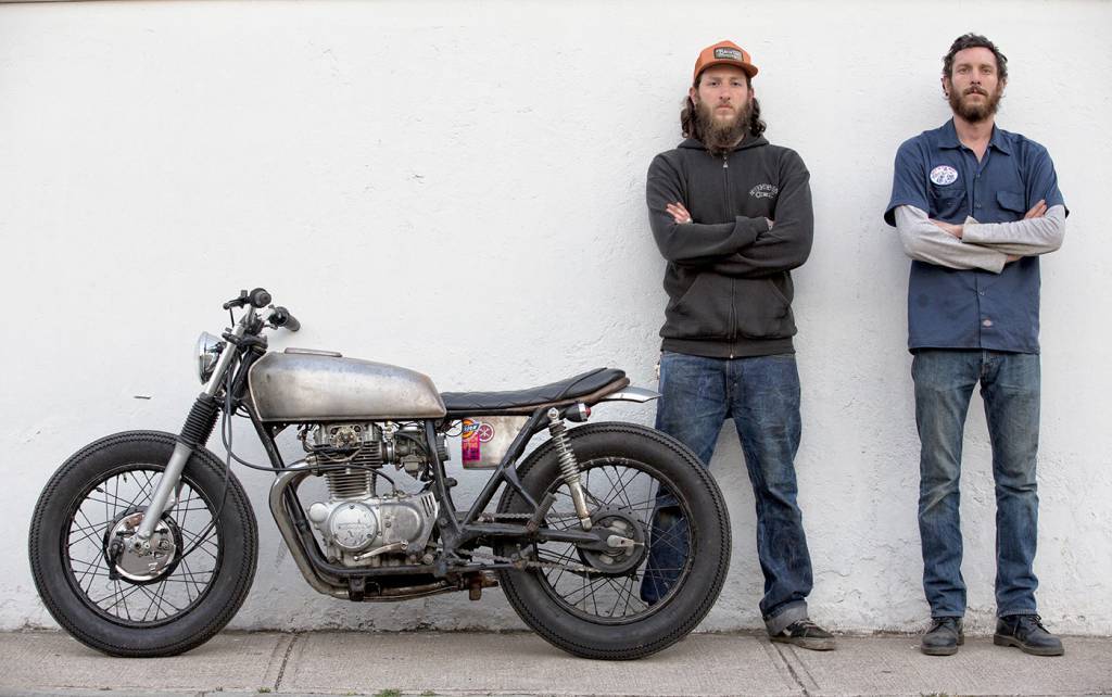 25mm CAFE RACER LOOP O.D. 210mm extra long UPSWEPT (30 DEGREES)