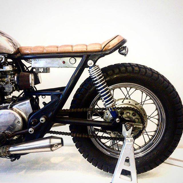 25mm CAFE RACER LOOP O.D. 210mm extra long UPSWEPT (30 DEGREES)